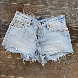 Levis 501 Shorts - 24